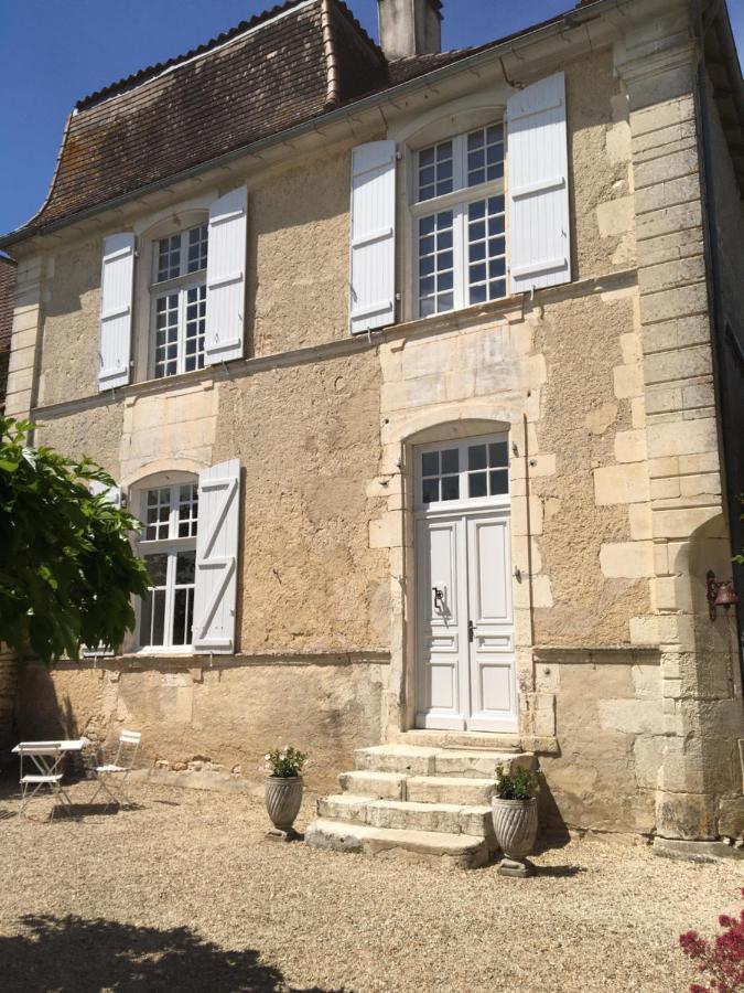 Bed and Breakfast Le Petit Logis Rouillac  Экстерьер фото