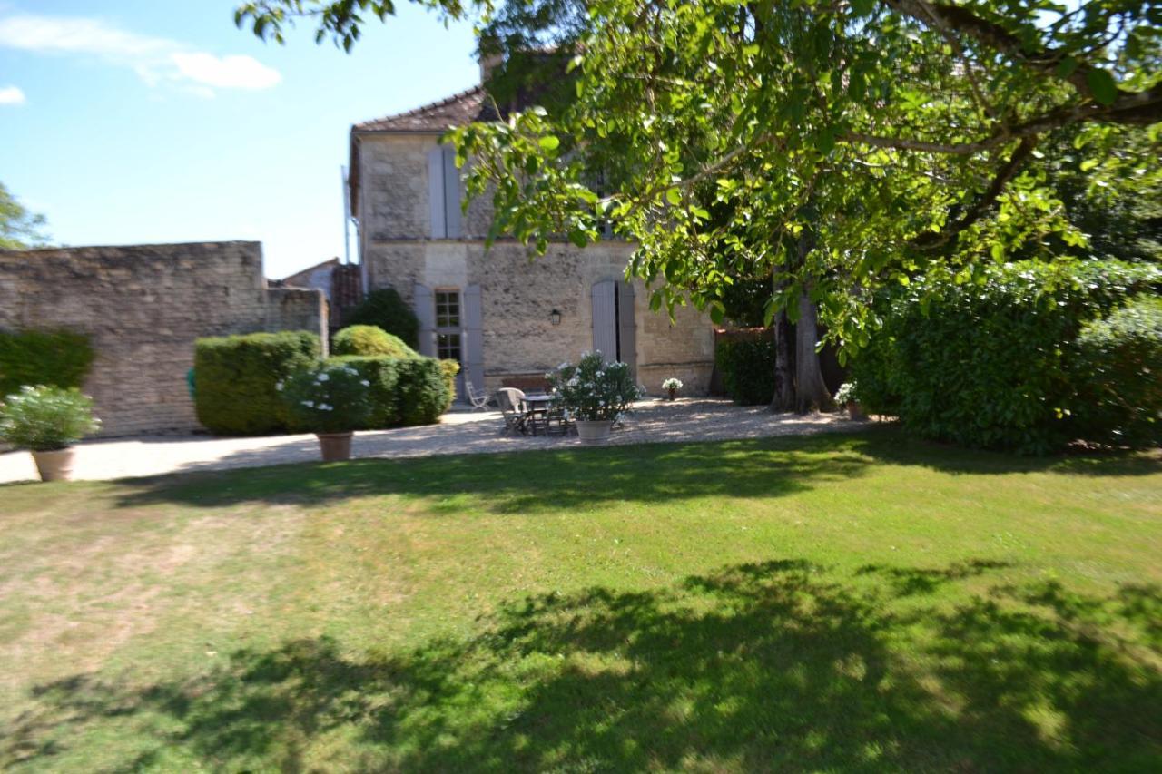 Bed and Breakfast Le Petit Logis Rouillac  Экстерьер фото